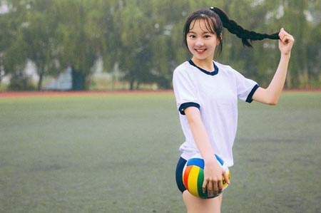 У@ŮW(xu)ɫ\(yn)(dng)УŮ