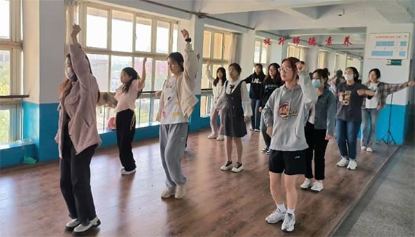 ̎WԺekչLɣT֮ꡱٻ