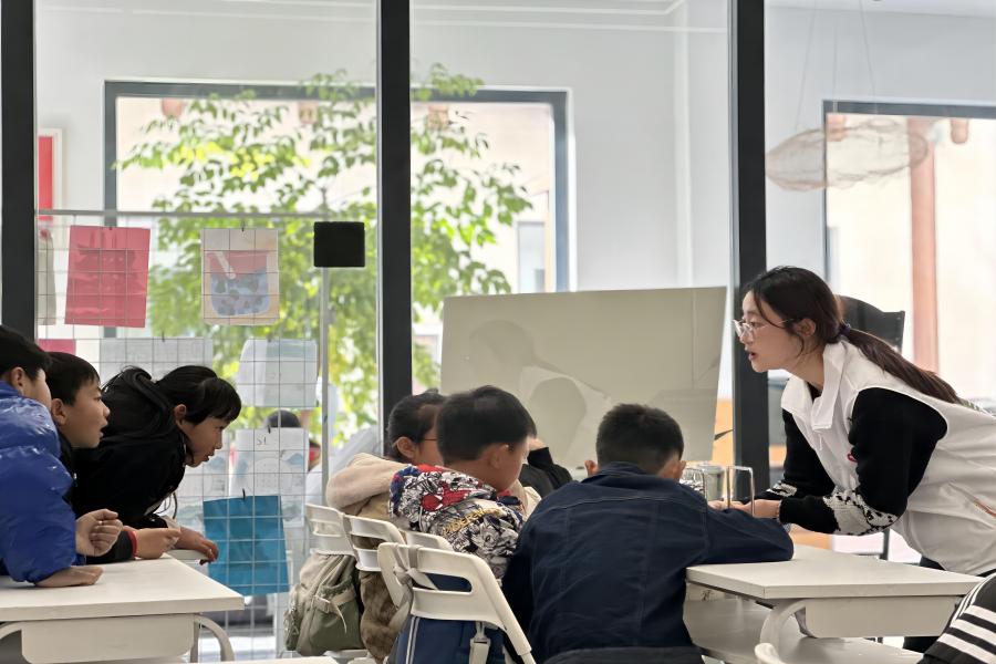 ɽ|W(xu)ǭС־Ը(w)(du)_(ki)չЇ(gu)vL(hu)ϵɫ֧̻(dng)