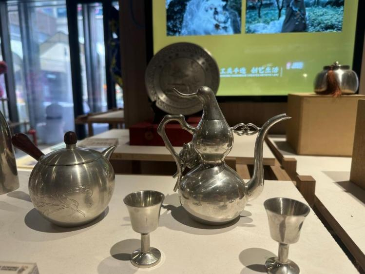 ݌нEӳʯt`꠸չʾw_չĻ{